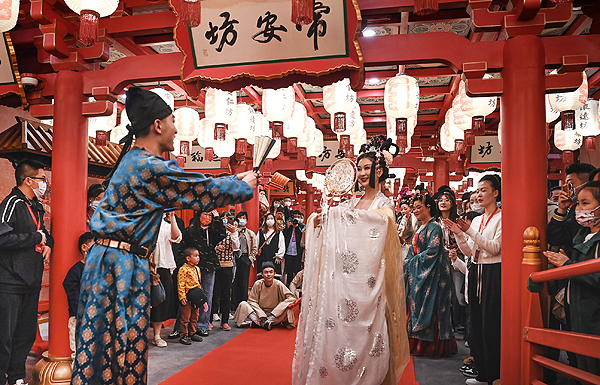 年輕客群崛起 數字賦能步行街變“潮”街