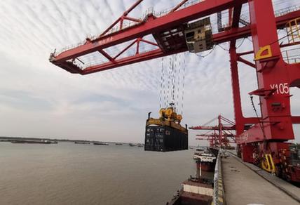 紓困解難、補缺挖潛——制造業一線“穩產記”