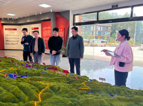 著名青年雕塑家賈維克來石阡開展公益創作采風