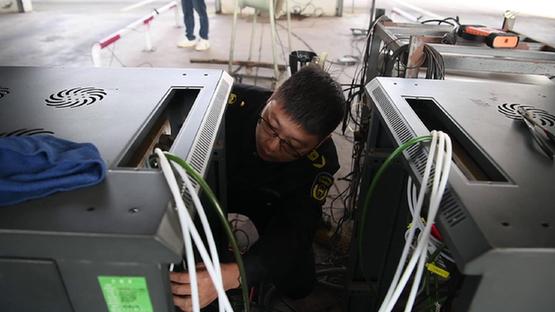 環檢收錢“放水” 機動車“帶病上路”