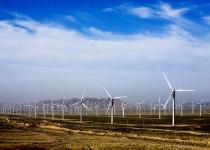 技術、市場跟不上　風光設備退役難“風光”