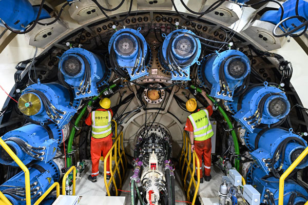 深江鐵路深莞隧道13米直徑盾構機始發