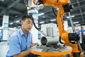 規劃“撞車” 多地爭上先進制造業